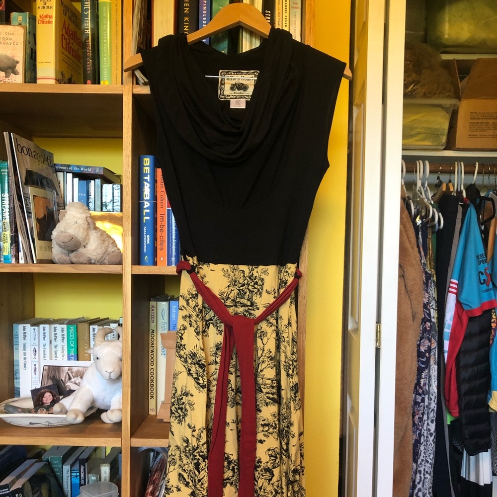 Sleeveless dress